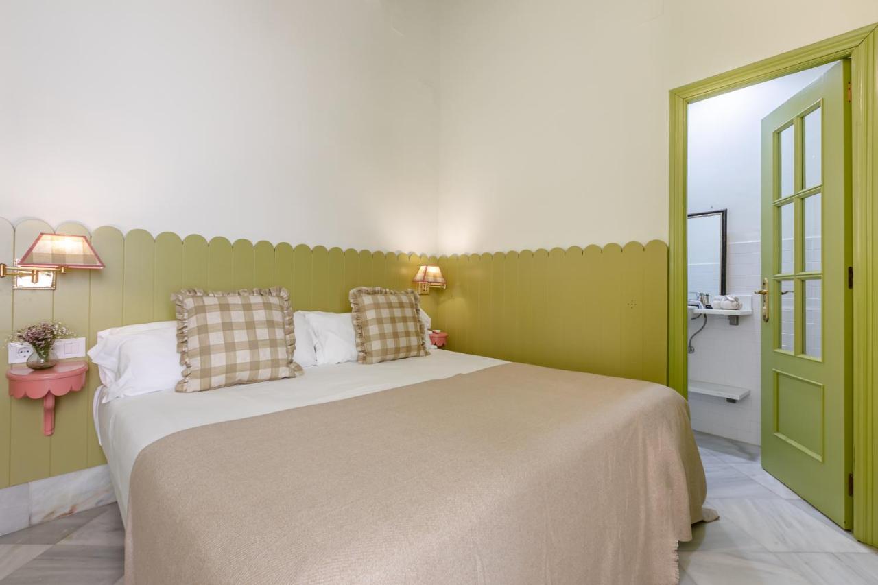 Nuea Giralda Hotel เซบีญา ภายนอก รูปภาพ
